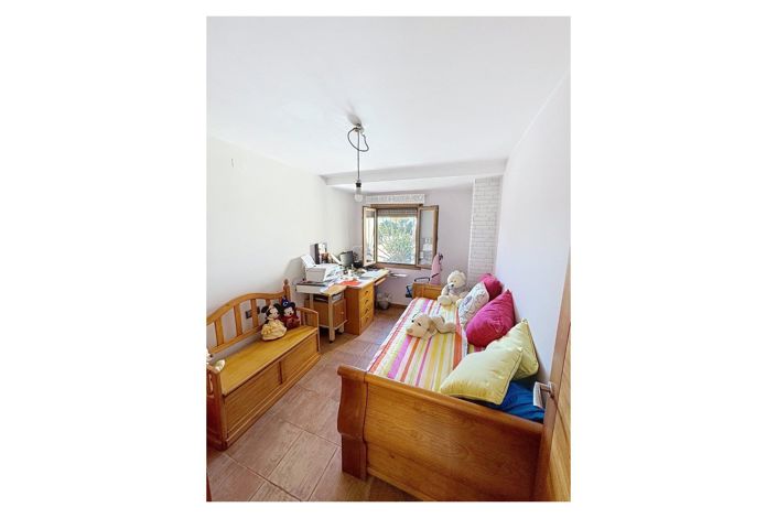 Image No.15-3 Bed Townhouse for sale