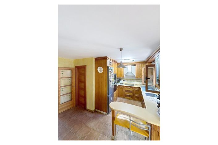 Image No.6-3 Bed Townhouse for sale