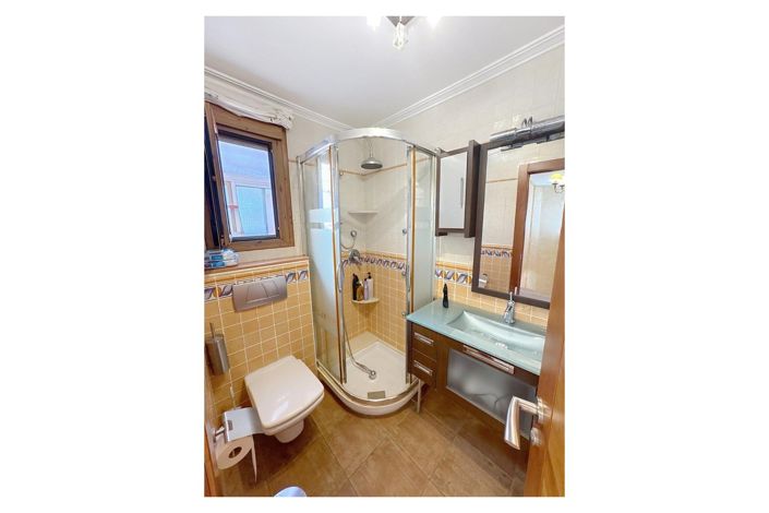 Image No.9-3 Bed Townhouse for sale