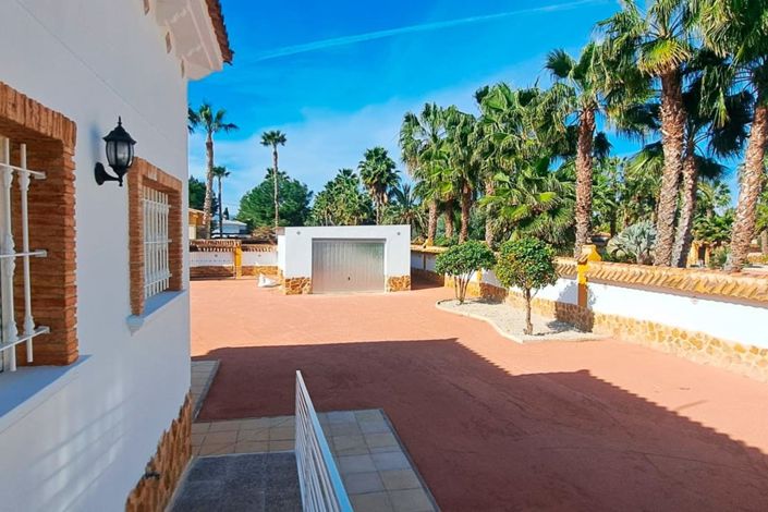 Image No.22-3 Bed Property for sale
