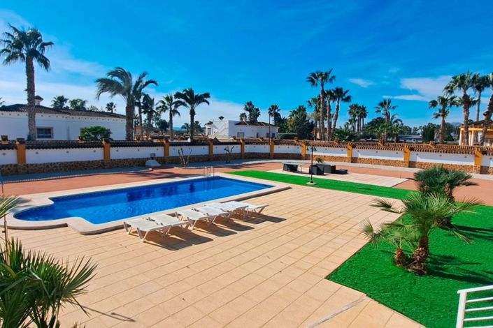 Image No.25-3 Bed Property for sale