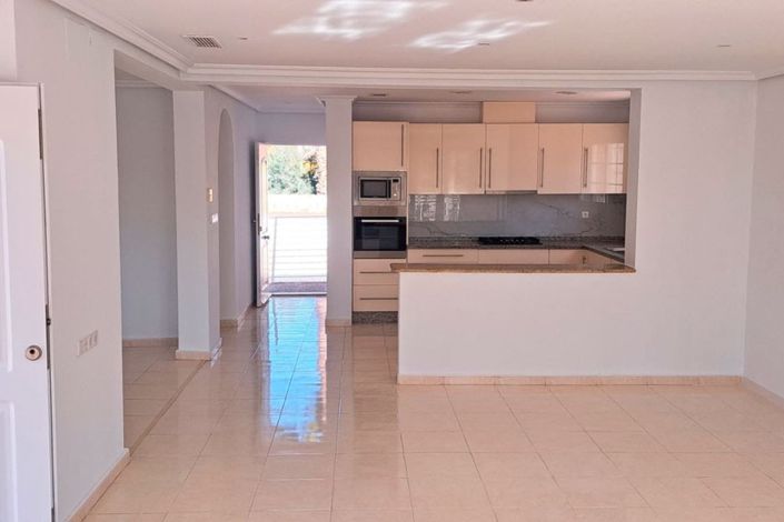 Image No.8-3 Bed Property for sale
