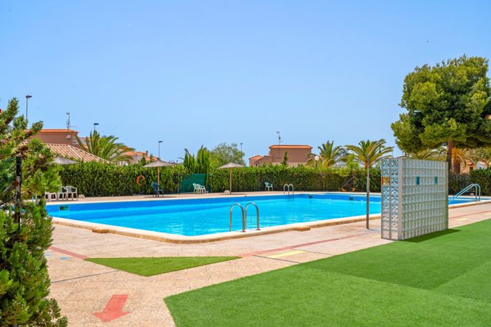 Image No.28-2 Bed Property for sale