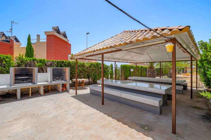 Image No.33-2 Bed Property for sale