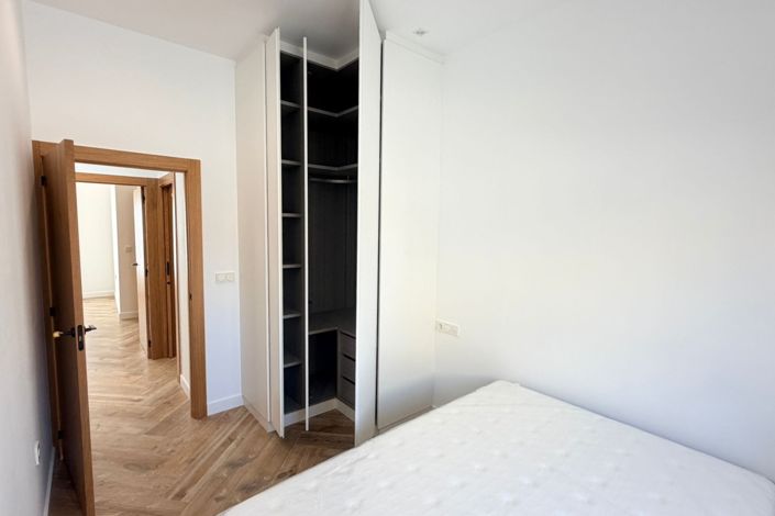Image No.13-3 Bed Townhouse for sale