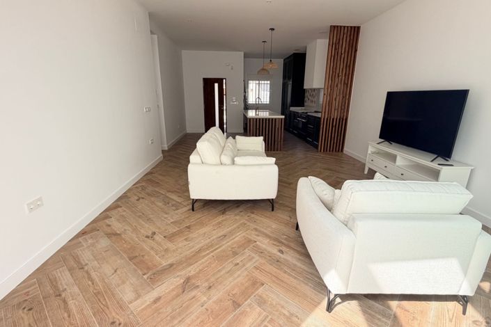 Image No.7-3 Bed Townhouse for sale