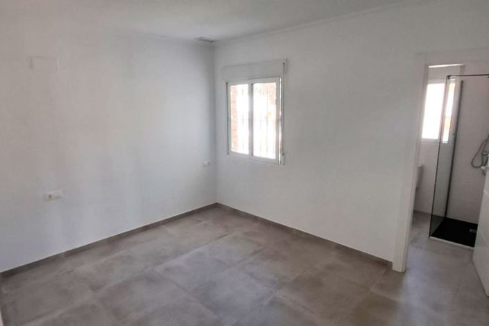 Image No.11-3 Bed Property for sale