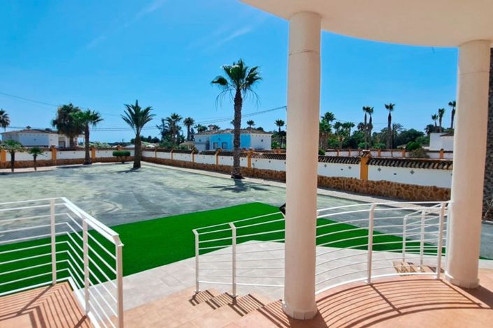 Image No.17-3 Bed Property for sale