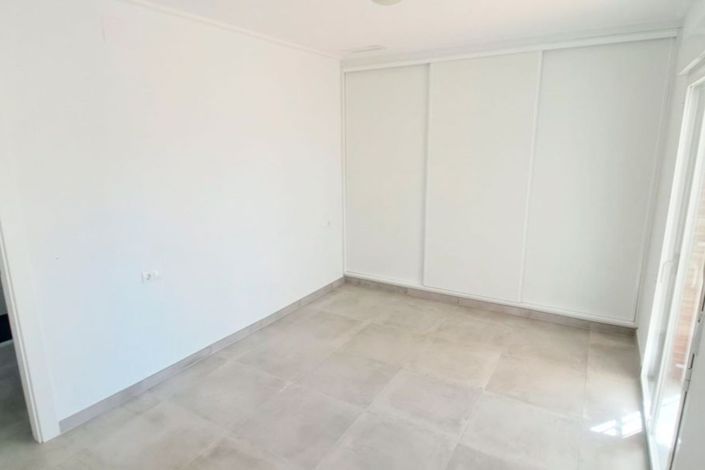 Image No.9-3 Bed Property for sale