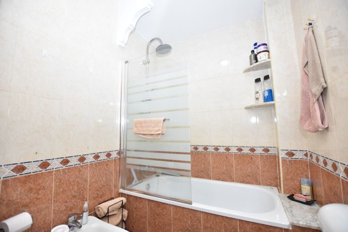 Image No.16-2 Bed Property for sale