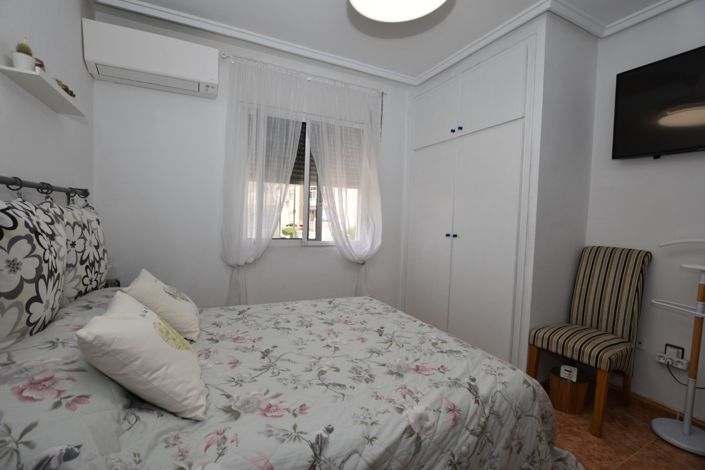 Image No.23-2 Bed Property for sale