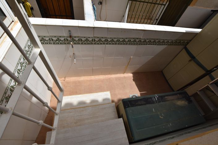 Image No.33-2 Bed Property for sale
