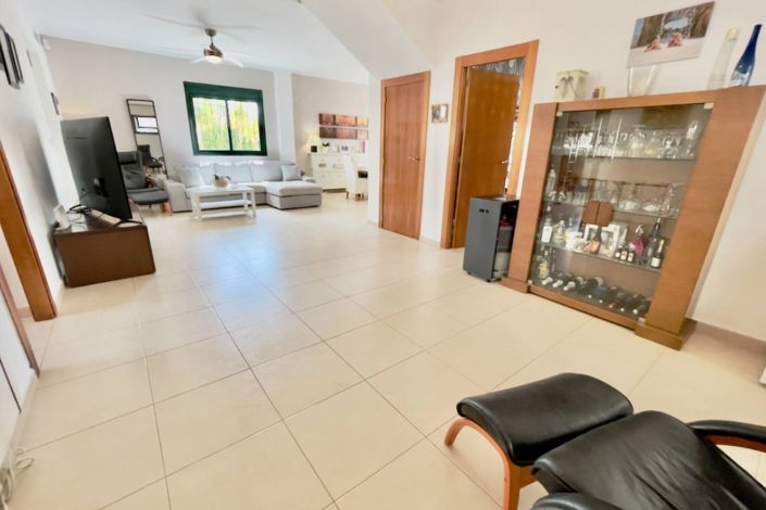 Image No.17-4 Bed Villa for sale