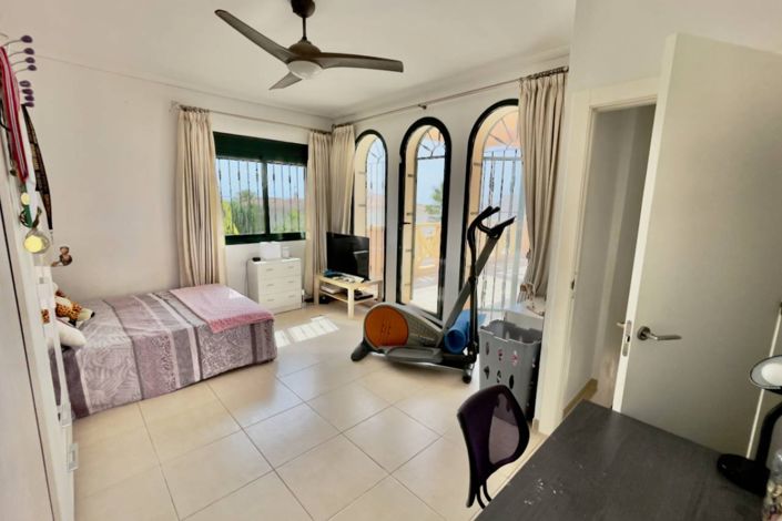 Image No.27-4 Bed Villa for sale