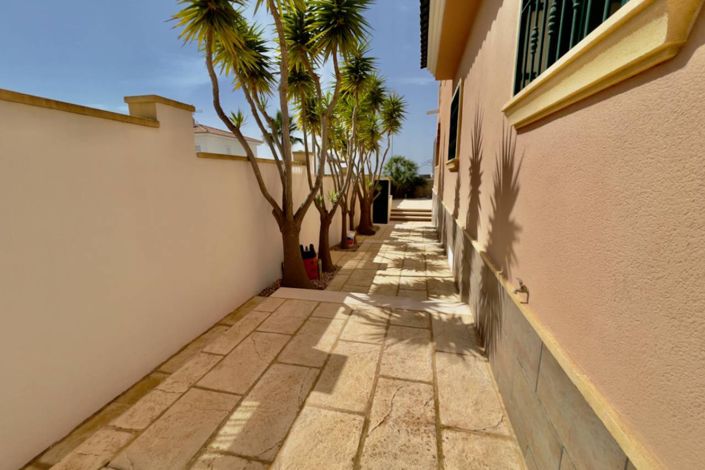Image No.37-4 Bed Villa for sale