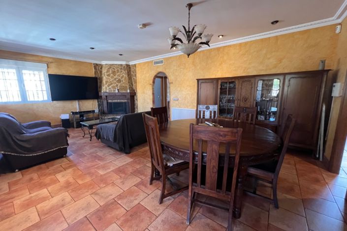 Image No.17-6 Bed Villa for sale