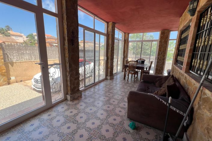 Image No.18-6 Bed Villa for sale
