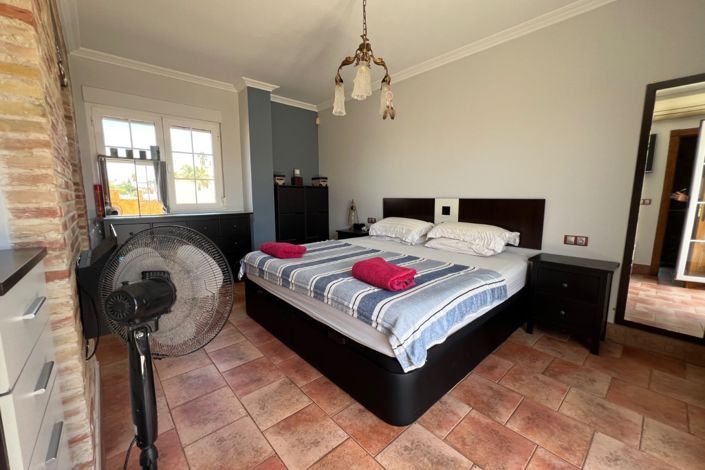 Image No.34-6 Bed Villa for sale