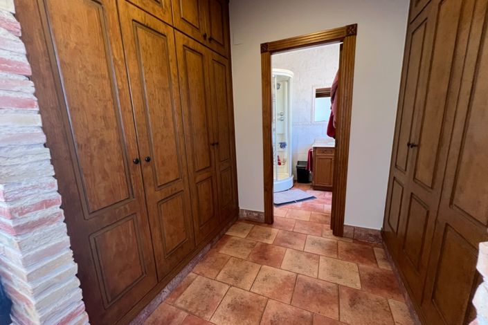 Image No.38-6 Bed Villa for sale