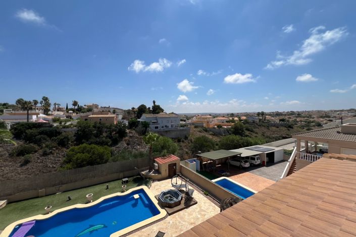 Image No.44-6 Bed Villa for sale