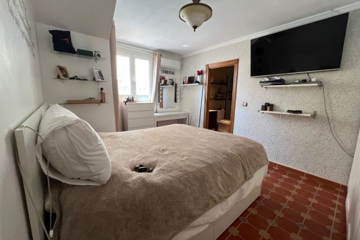 Image No.48-6 Bed Villa for sale