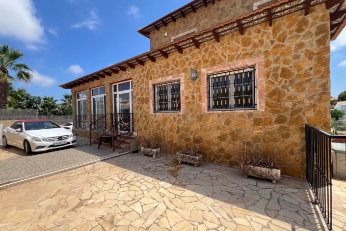 Image No.4-6 Bed Villa for sale