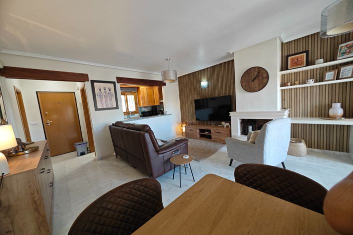 Image No.14-2 Bed Property for sale