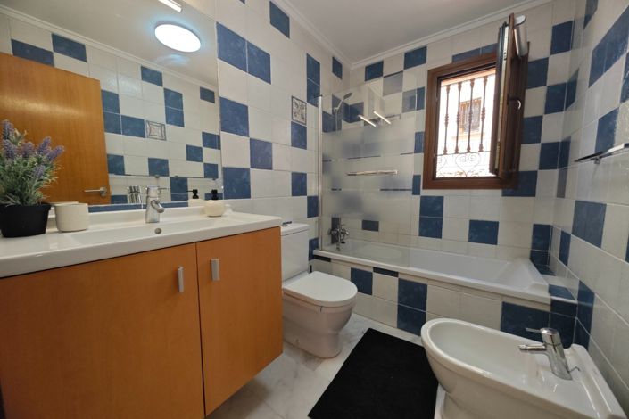 Image No.24-2 Bed Property for sale