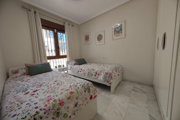 Image No.26-2 Bed Property for sale