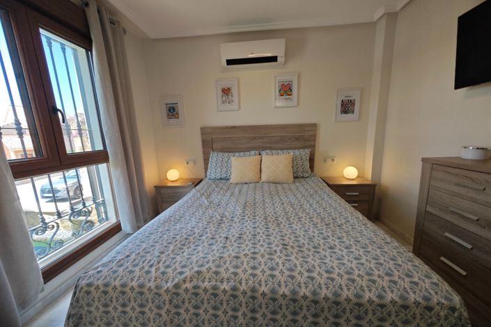 Image No.31-2 Bed Property for sale