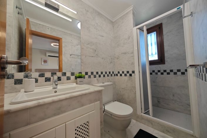 Image No.33-2 Bed Property for sale