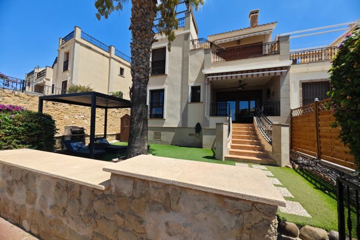 Image No.36-2 Bed Property for sale