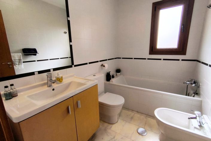 Image No.15-2 Bed Property for sale