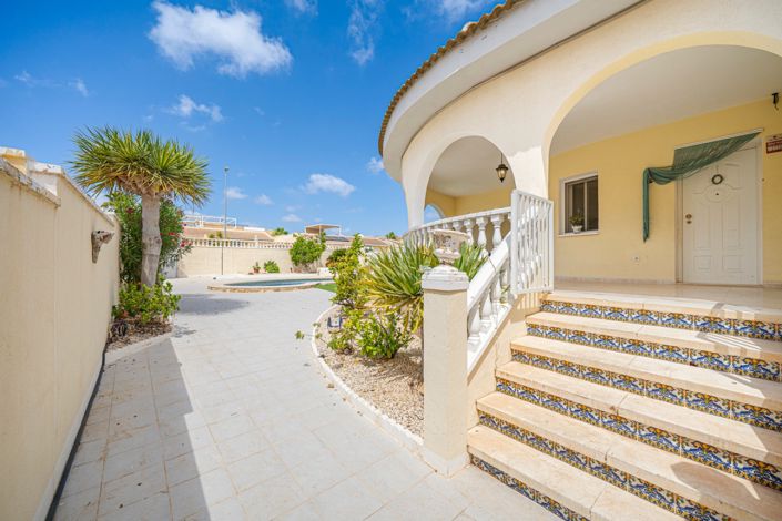 Image No.32-3 Bed Villa for sale