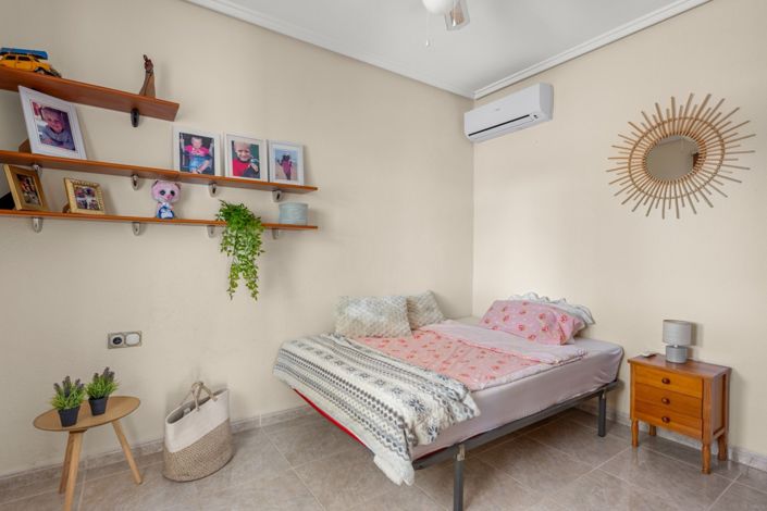 Image No.18-5 Bed Villa for sale