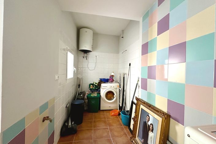 Image No.9-2 Bed Property for sale