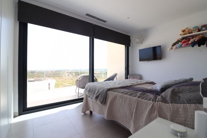 Image No.17-4 Bed Villa for sale