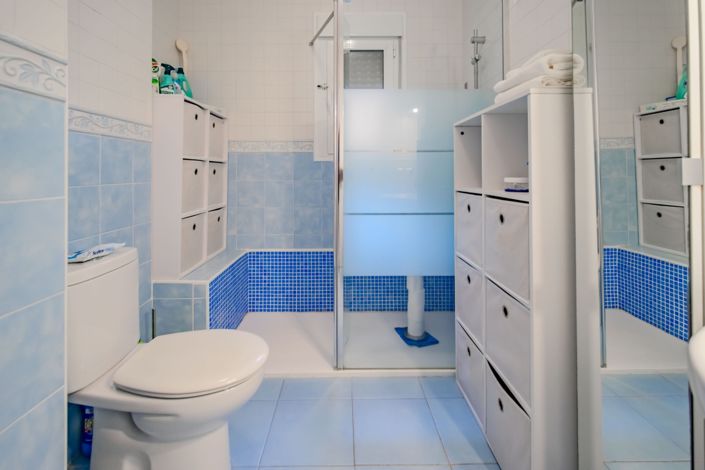 Image No.20-2 Bed Property for sale