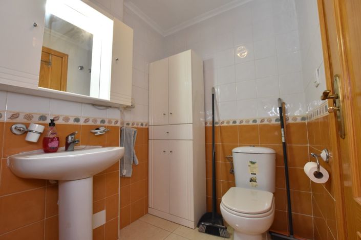 Image No.12-2 Bed Property for sale