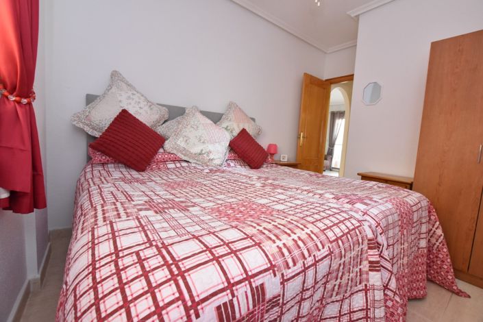 Image No.15-2 Bed Property for sale