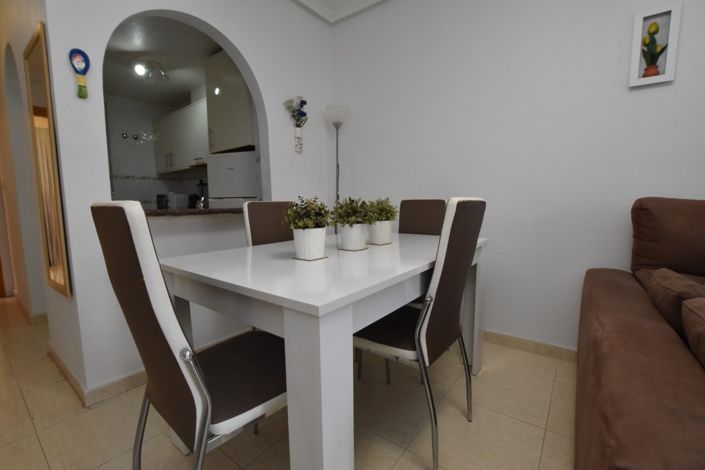 Image No.17-2 Bed Property for sale