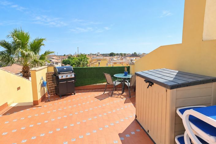 Image No.18-2 Bed Property for sale