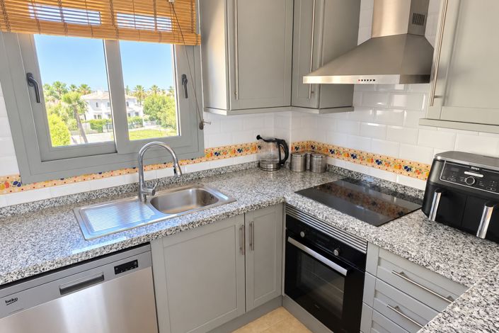 Image No.7-2 Bed Property for sale