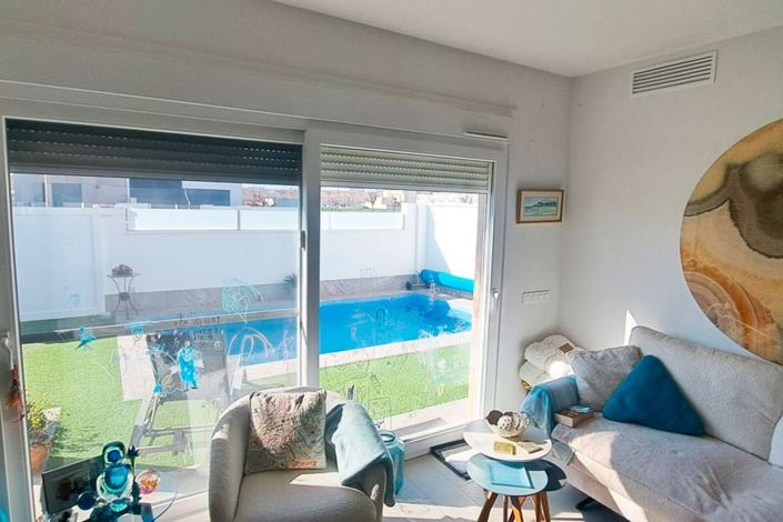 Image No.3-3 Bed Villa for sale