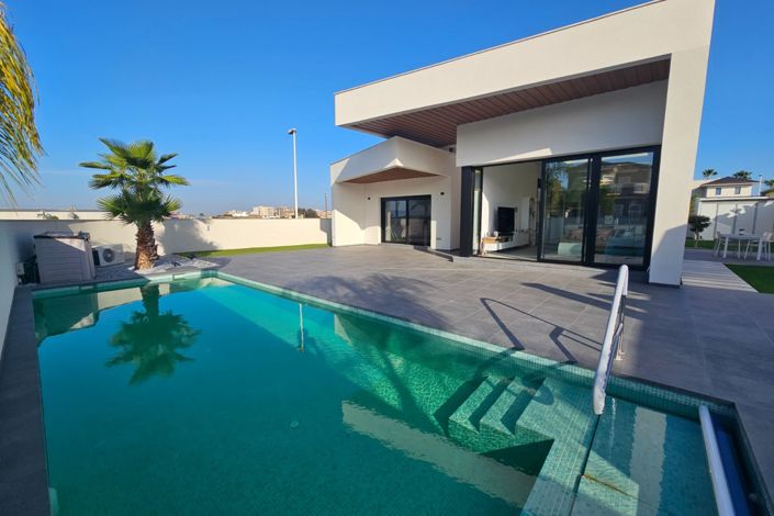 Image No.26-3 Bed Villa for sale