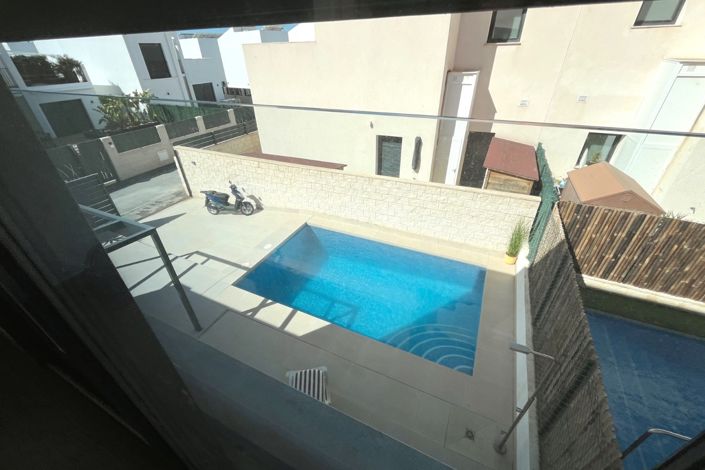 Image No.27-3 Bed Villa for sale