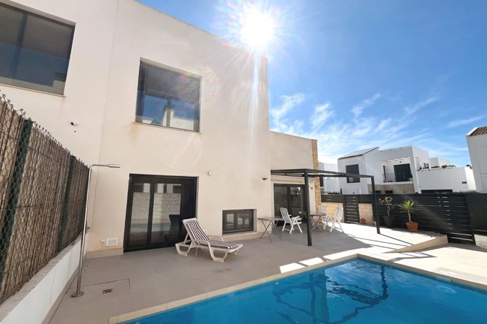 Image No.33-3 Bed Villa for sale