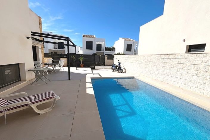 Image No.34-3 Bed Villa for sale