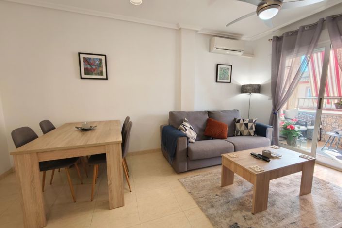 Image No.10-2 Bed Property for sale