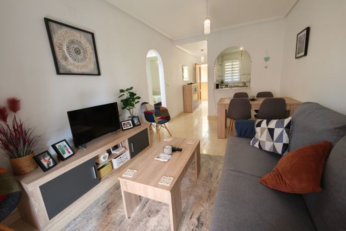 Image No.14-2 Bed Property for sale